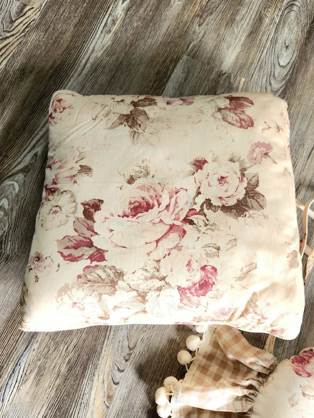 Vintage Shabby Chic Cottage Chair Cushions By Country Curtains Rose Gingham Pom